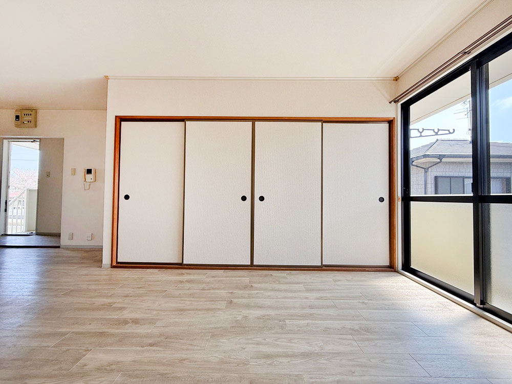 LDK (南向きで明るいお部屋です)