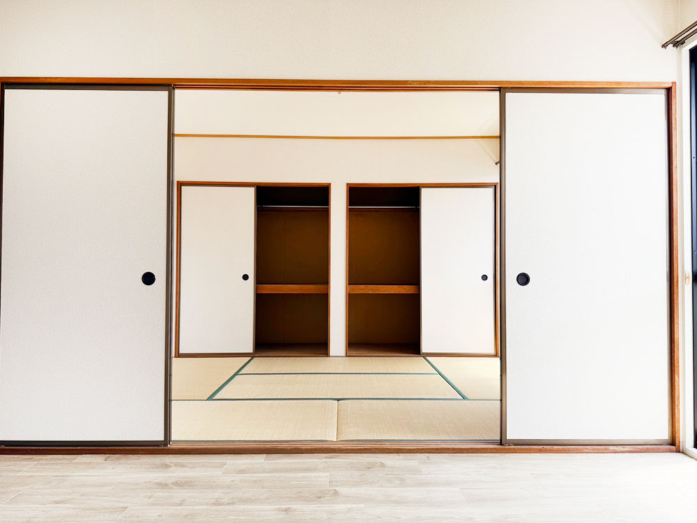 南側和室 収納2箇所