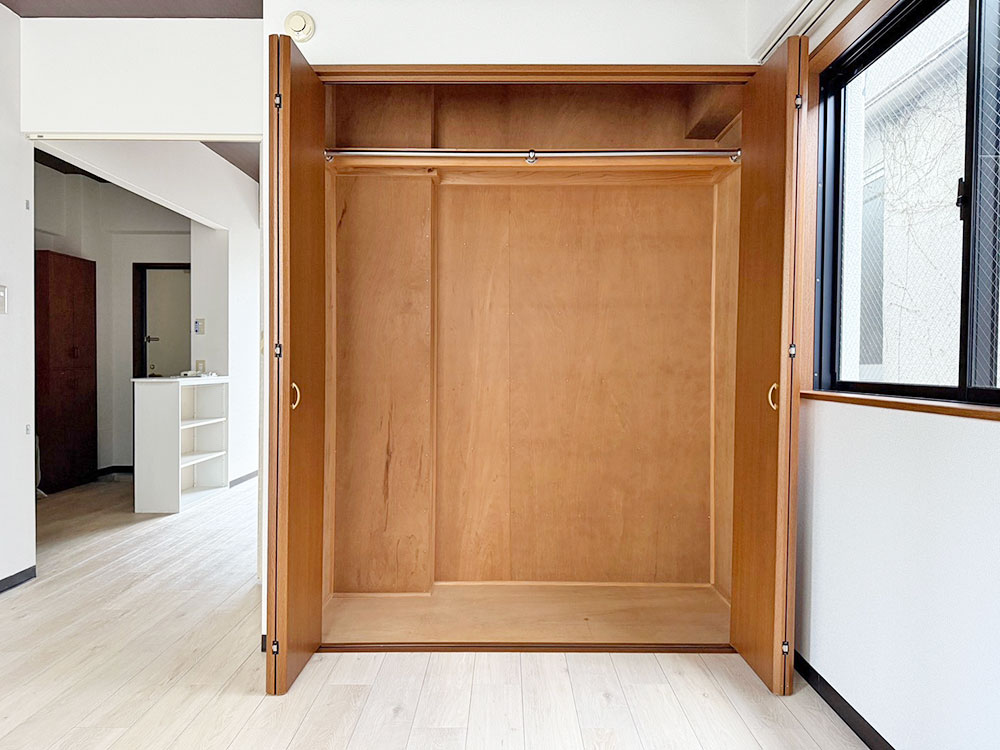 居室クローゼット内部