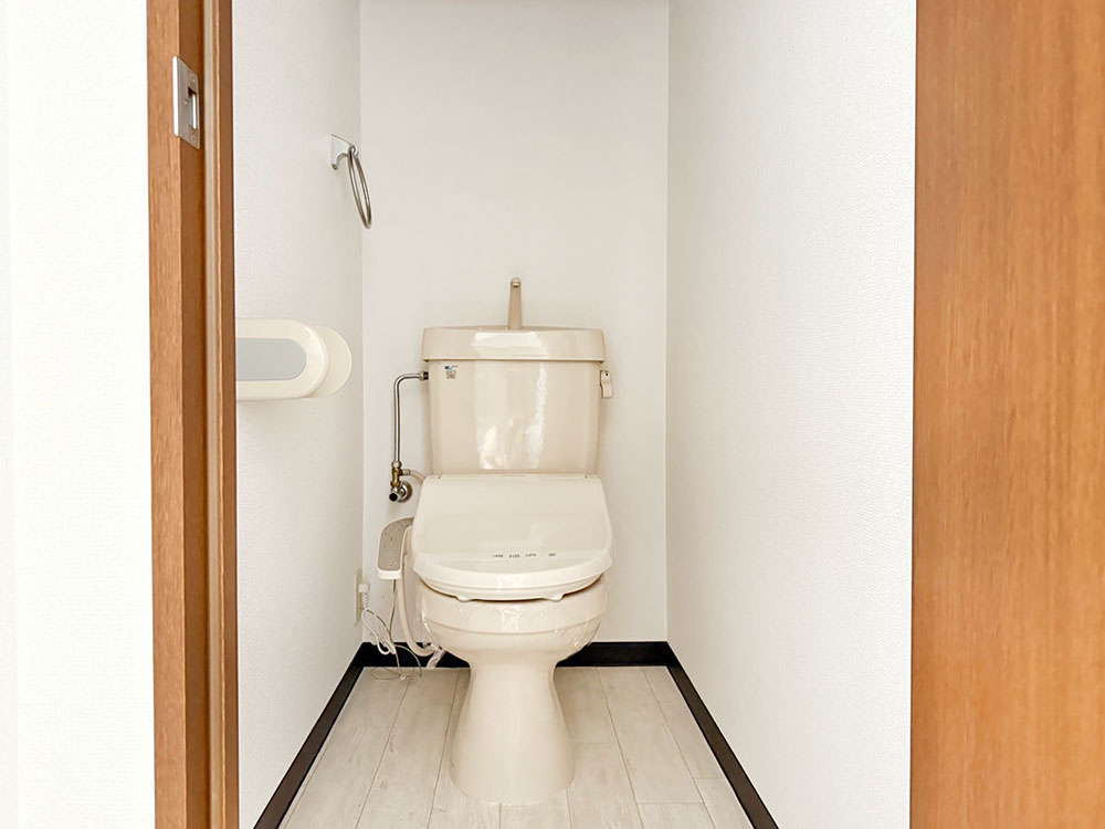 トイレ ウォシュレット付き
