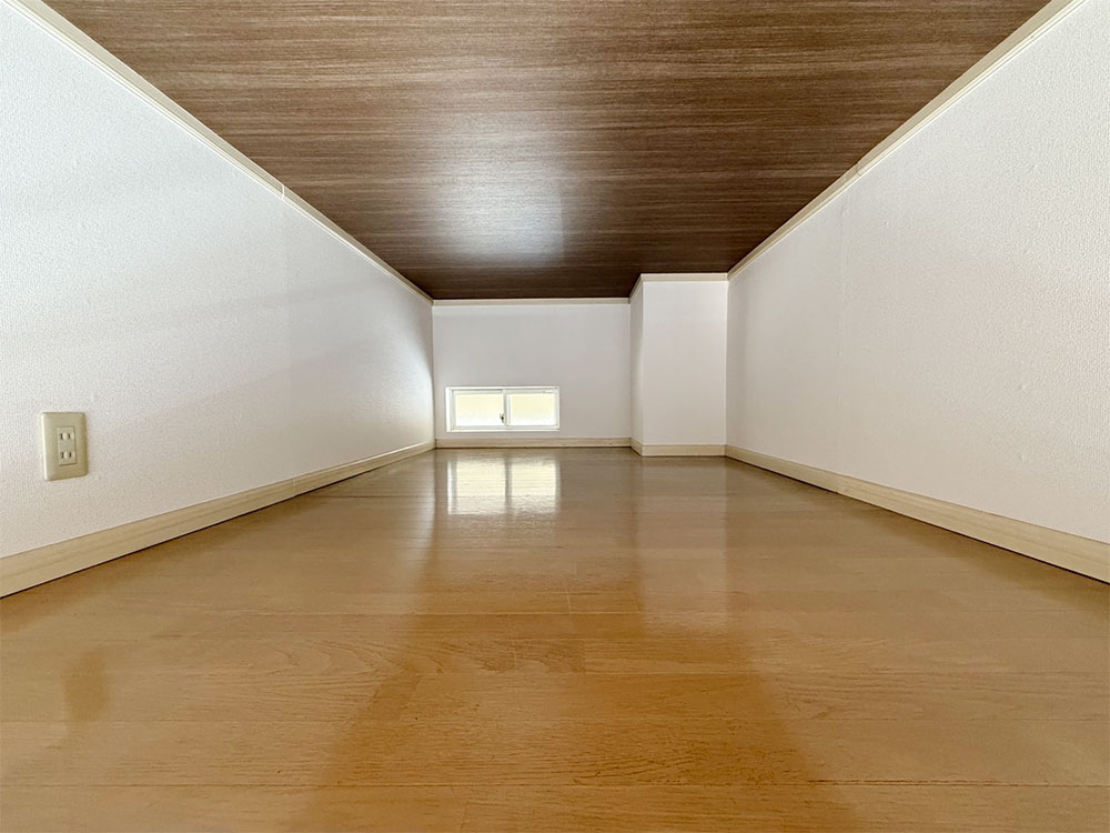 ロフト 約3帖 窓有り